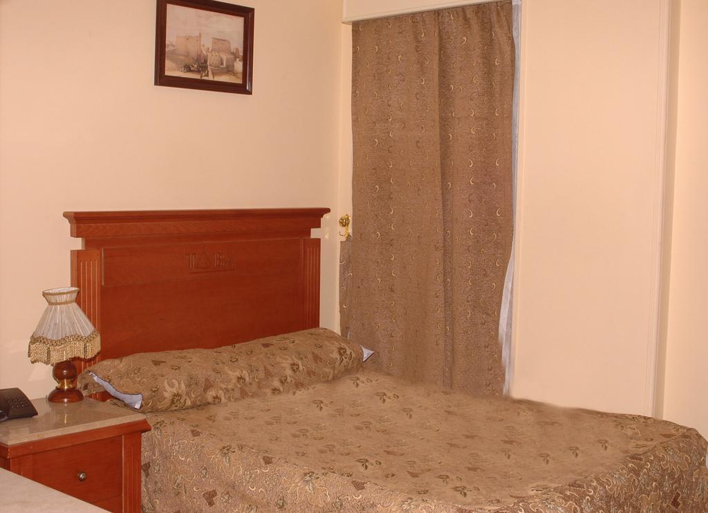 Tiba Pyramids Hotel Gíza Szoba fotó